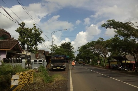 Lampu penerangan jalan umum di Jalan Panji Kepanjen, Kabupaten Malang, MTVN - Aditya Mahatva