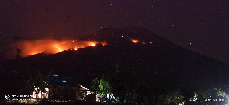 Kebakaran hutan dan lahan di Gunung Ile Lewotolok., NTT. (BNPB)