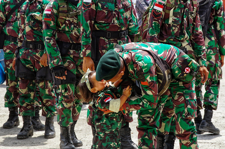 Foto: 450 Pasukan Elite TNI Diberangkatkan ke Papua