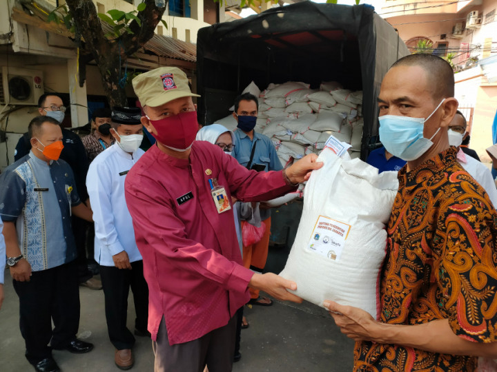 50.526 Warga Jakpus Terima Beras 10 Kg dan BST Rp300 Ribu