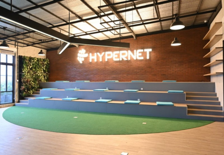 <i>Work from Kost</i> Lancar dengan Internet RoomMe Always On dari Hypernet