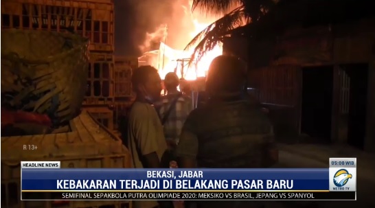 Puluhan Kios di Belakang Pasar Baru Bekasi Kebakaran