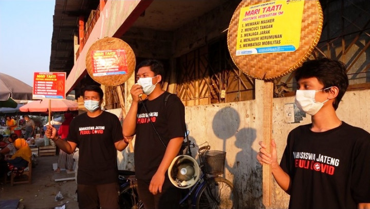 Lawan Pandemi, Mahasiswa Kampanye Prokes di Pasar