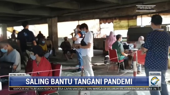 NasDem Berbagi Sembako di Gresik dan Jakarta