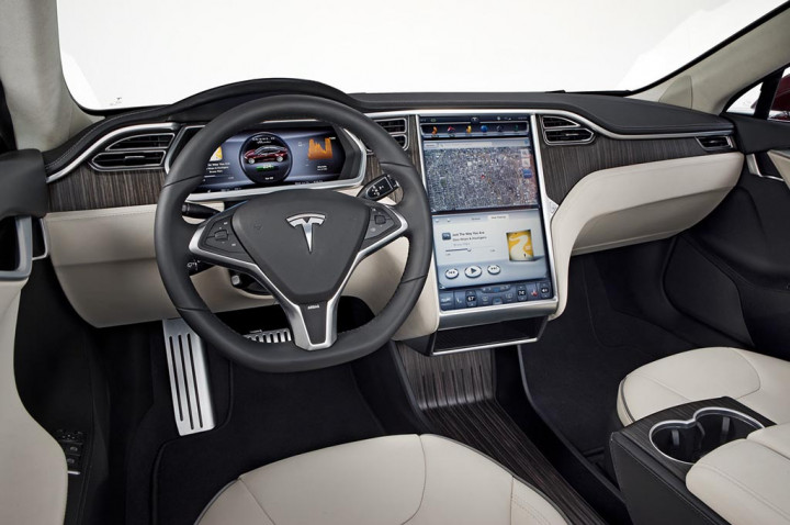 Tesla Lakukan Pembaruan Piranti Lunak, Bisa Nonton Disney+