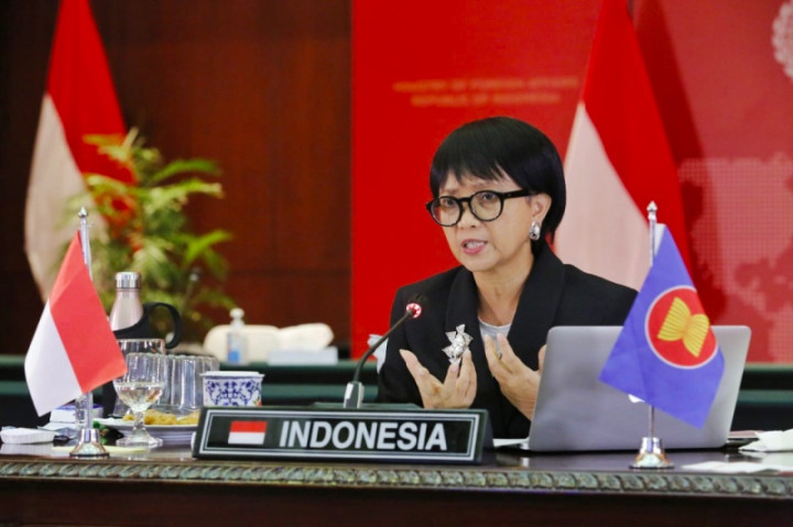 Populer Internasional: Menlu Retno Ucapkan Selamat ke Greysia/Apriyani hingga AS Tak Akan Lockdown