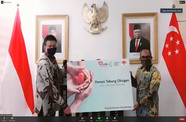 KBRI Singapura dan Kemenkes RI Terima Donasi 532 Oksigen dari UOB