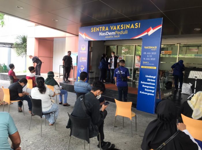 Warga Senang Vaksinasi Covid-19 di Sentra NasDem Peduli