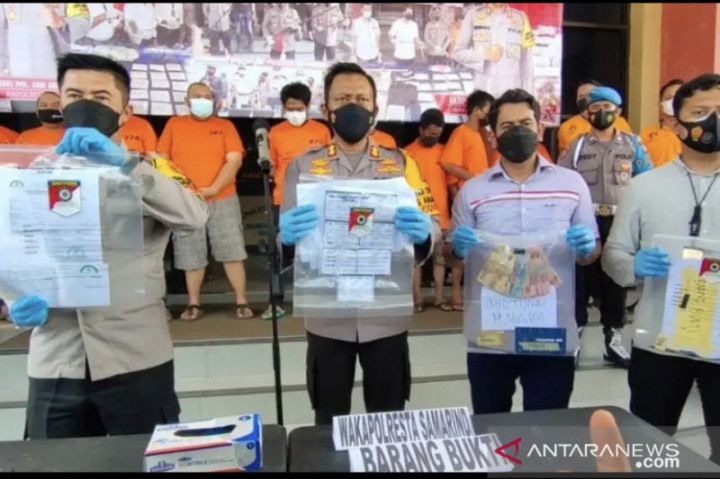 Pemalsu Kartu Vaksin dan Surat Hasil PCR di Samarinda Diciduk