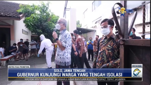 Ganjar dan Gibran Kunjungi Pasien Isolasi Terpusat di Surakarta