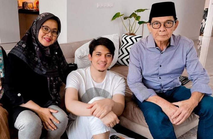 Cobaan Berat Irwansyah Usai Ayah dan Ibu Meninggal Dunia
