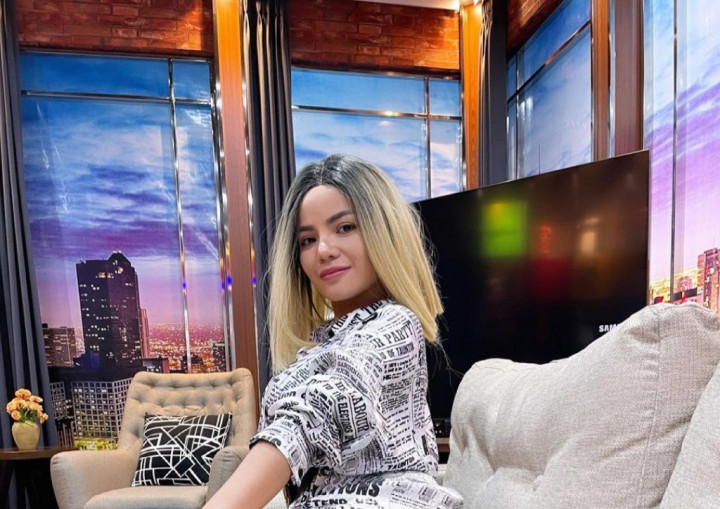 Heboh Bikini Merah Dinar Candy, Netizen Kini Singgung Sosok Berkolor Merah