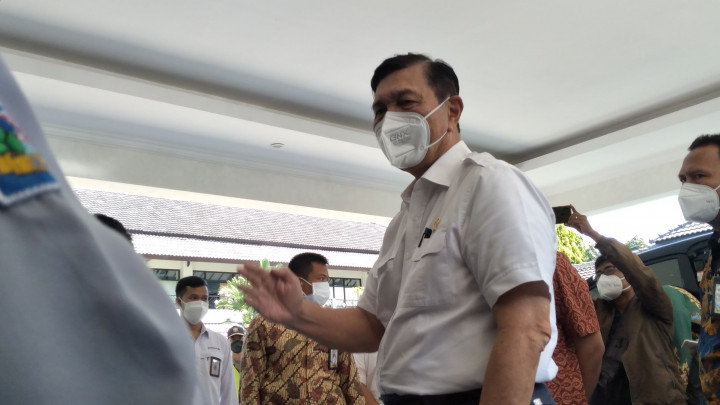 Populer Daerah, Menko Luhut Minta Pasien Covid-19 Isolasi di Selter hingga Pemkot Tangerang Larang Kegiatan 17 Agustus