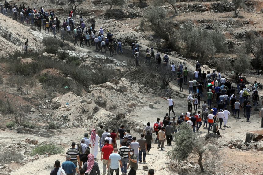 Protes warga Palestina di Beita di Tepi Barat menentang pemukim ilegal Israel. Foto: EPA-EFE