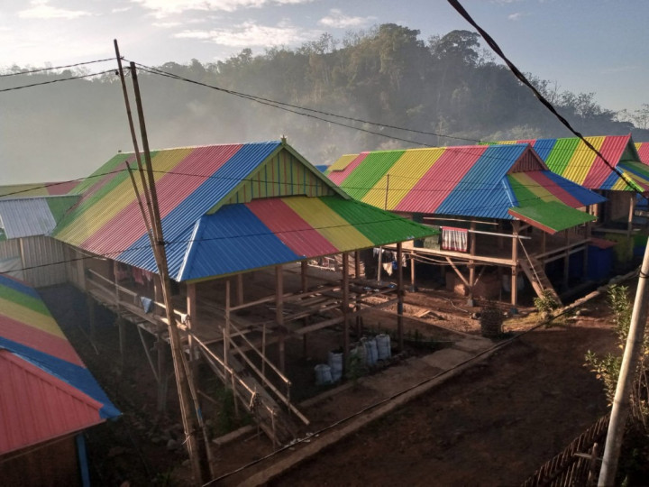 Populer Daerah, Pilu di Batu Rotok hingga 8.400 Dosis Vaksin Moderna Tiba di Sulawesi Barat