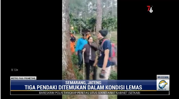 ?Saat ditemukan, ketiganya lemas karena kekurangan air dan asupan makanan selama tersesat di puncak Gunung Ungaran. Metro TV
