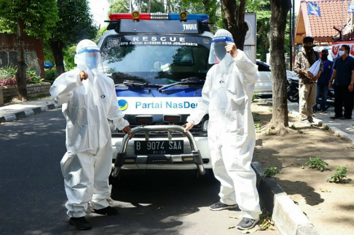 NasDem DIY Beri Bantuan Relawan Covid-19