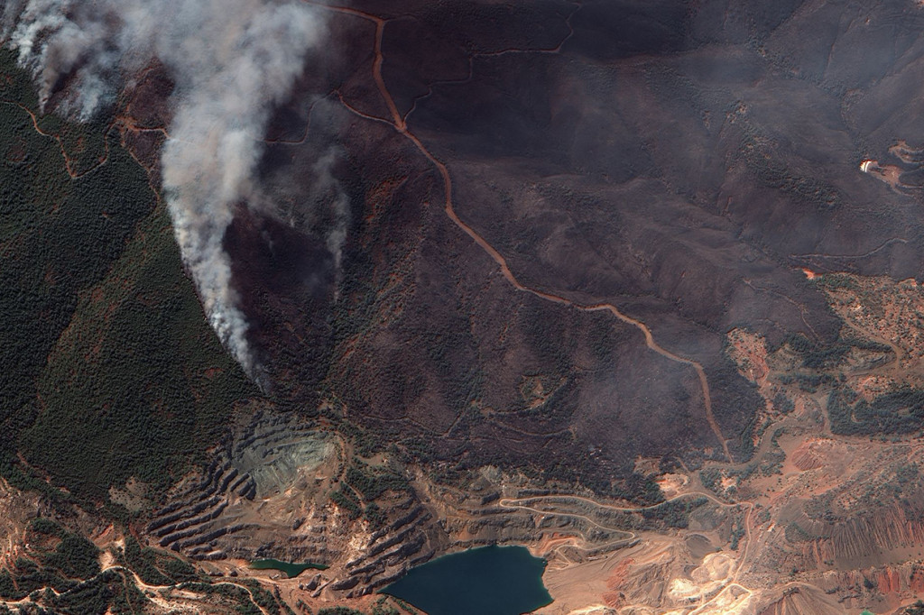 Penampakan Kebakaran Hutan di Yunani dari Citra Satelit