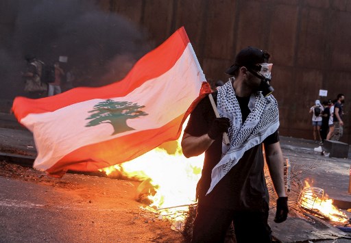 Berebut BBM Berujung Pada Kekerasan, Tiga Warga Lebanon Tewas