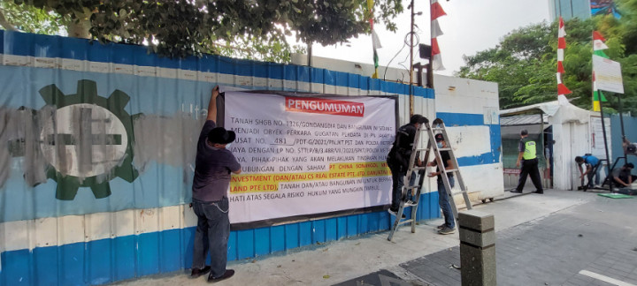 Proyek Pembangunan Gedung Indonesia 1 Dipasang Plang Sengketa