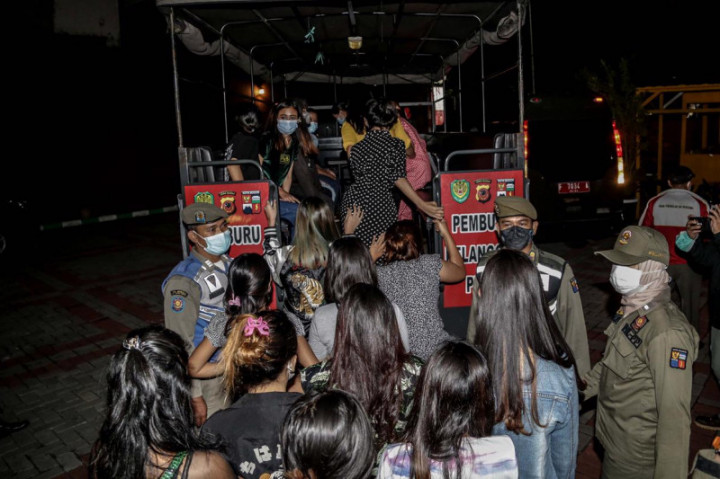 Puluhan Pasangan Bukan Suami Istri Terjaring Razia Hotel di Bogor