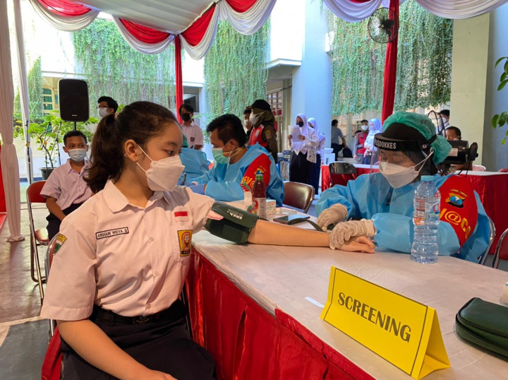 1.750 Pelajar SMP di Surabaya Terima Vaksin Dosis 2