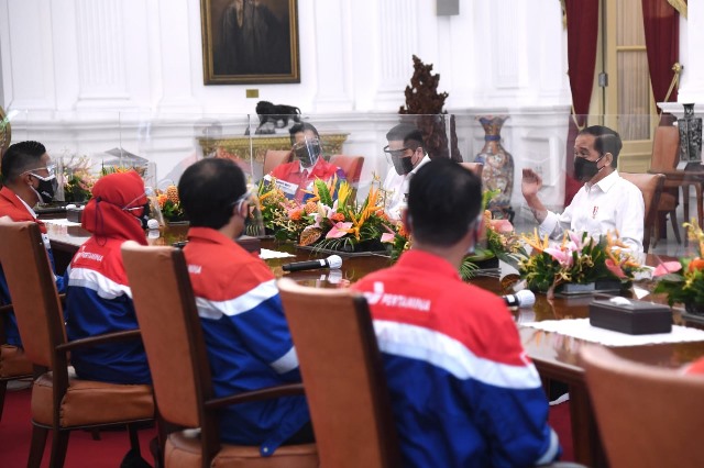 Bertemu Pekerja Pertamina Hulu Rokan, Jokowi Minta Produksi Minyak Ditingkatkan