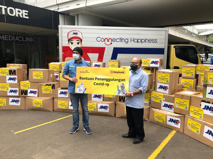 Maybank Indonesia Donasikan Belasan Ribu APD untuk Tenaga Kesehatan