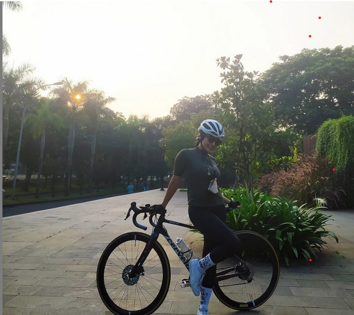 Kronologi Kecelakaan Sepeda Virnie Ismail, Gara-gara Galon