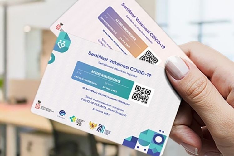 Ilustrasi sertifikat vaksin covid-19 yang dicetak seperti kartu ATM - - Foto: dok Tokopedia