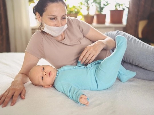 3 Langkah Menyusui bagi Ibu yang Positif Covid-19