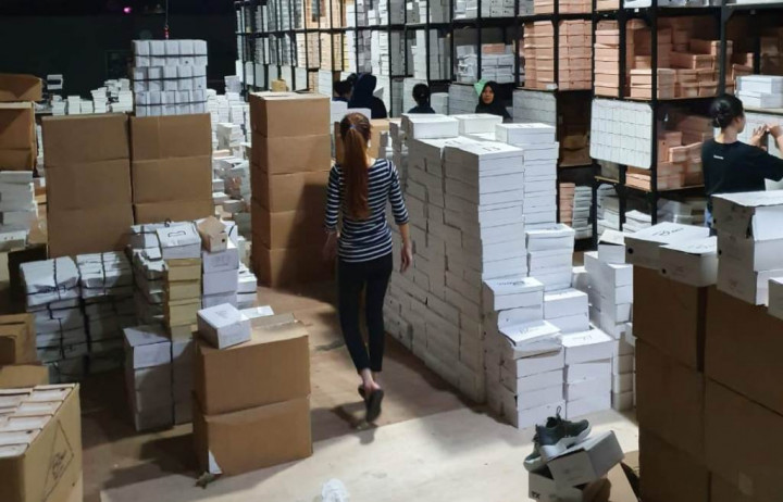 Bermula dari Jualan Keliling, Kini Jadi Bos Pabrik Sepatu