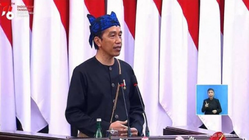 Ini kata pemerhati budaya dan gaya hidup soal baju adat yang dikenakan oleh Presiden Jokowi. (Foto: Dok. Instagram resmi Sekretariat Kabinet/@sekretariat.kabinet)