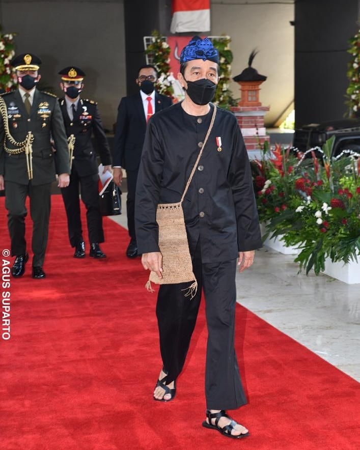 Baju Adat Presiden dan Ketua DPR Disebut Gambarkan Persatuan