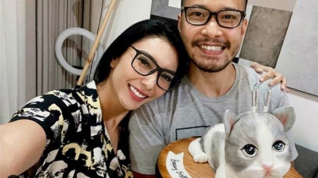 Mantap Bercerai, Tyas Mirasih Masih Serumah dengan Suami