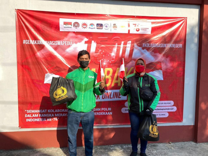 BEM Nusantara Bagikan 1.500 Paket Bansos ke Ojol