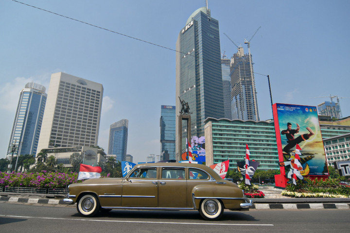 Pawai Mobil Klasik Meriahkan HUT ke-76 RI