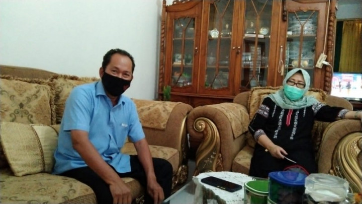 Cerita Penjahit yang Membuat Baju Adat Lampung untuk Presiden Jokowi