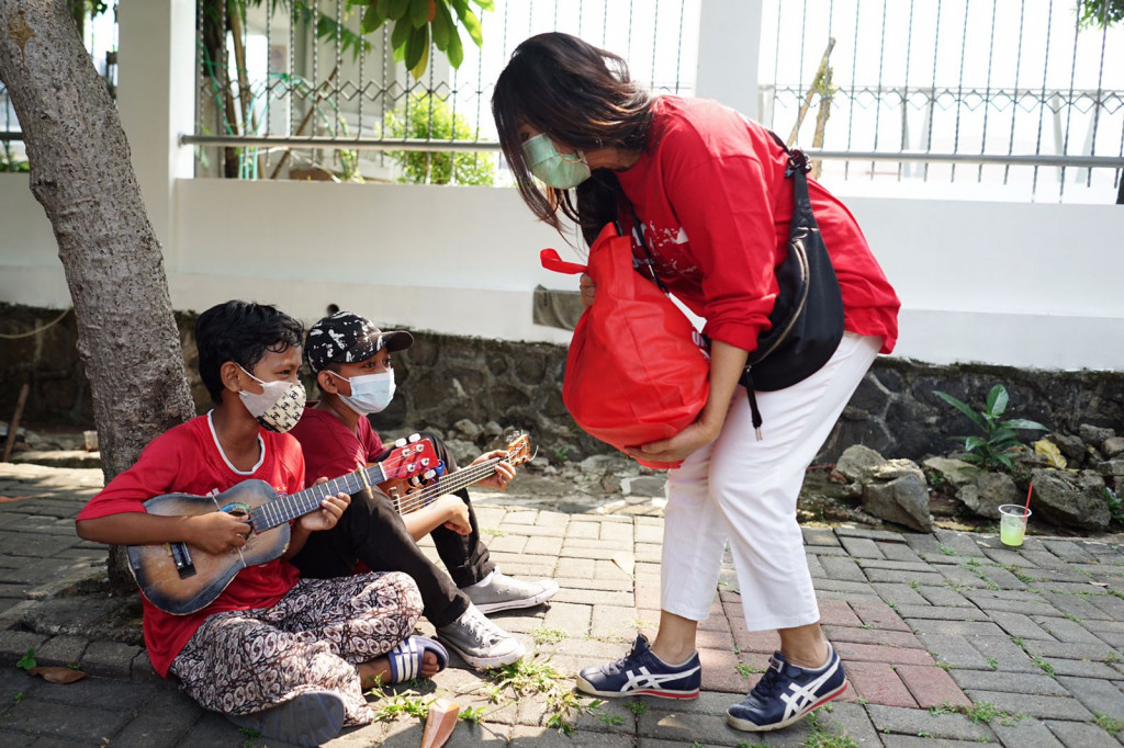 Komunitas #Gerakanberbagiuntukwarga kembali menyalurkan bantuan pada Hari Ulang Tahun (HUT) ke-76 Kemerdekaan Republik Indonesia (RI). Foto: Istimewa