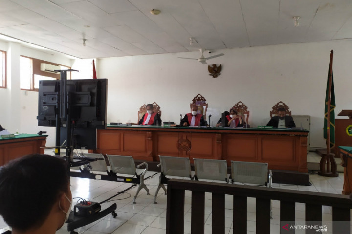 Bupati Bandung Barat Nonaktif Aa Umbara Didakwa Atur Pengadaan Paket Bansos