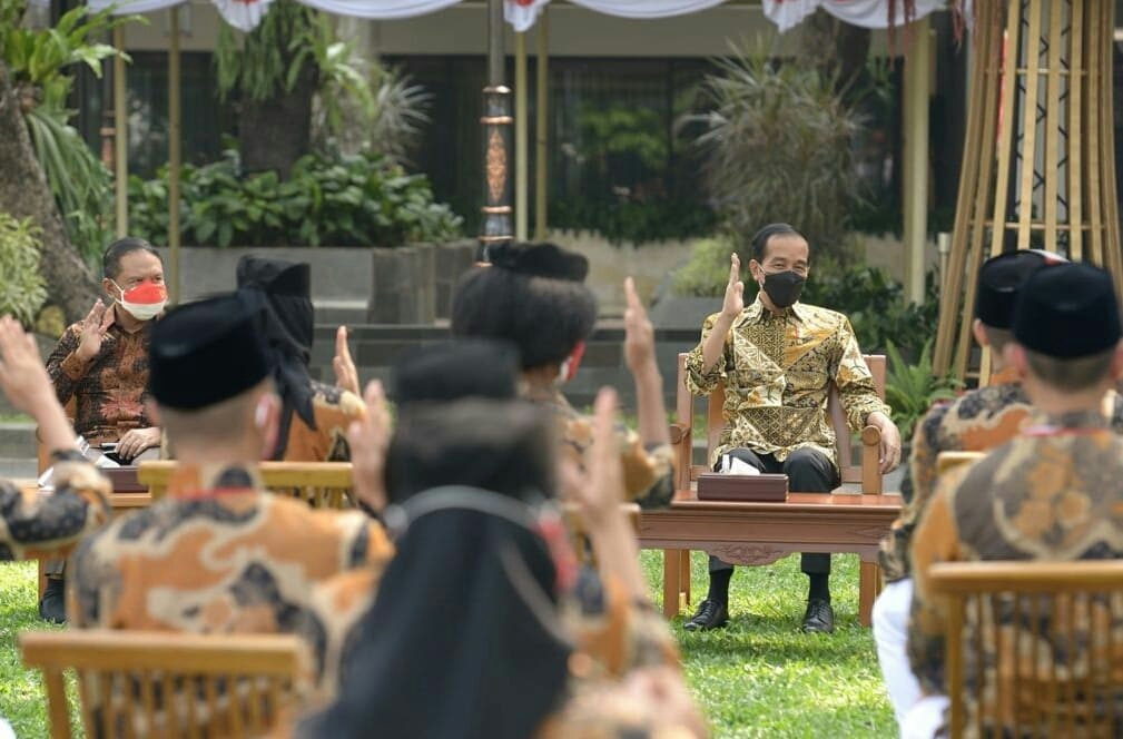 Momen Jokowi Kukuhkan Purnapaskibraka Jadi Duta Pancasila