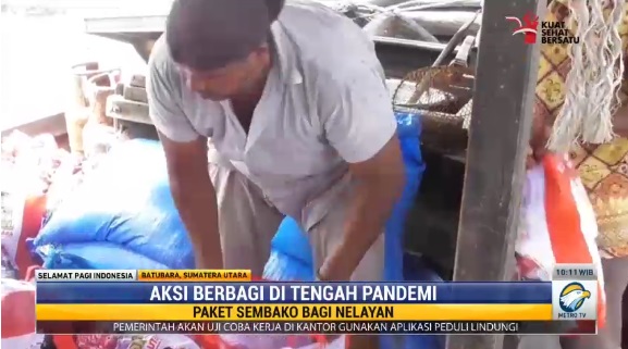 Ribuan paket sembako diangkut menggunakan 5 kapal untuk dibagikan kepada nelayan yang tengah melaut. Metro TV