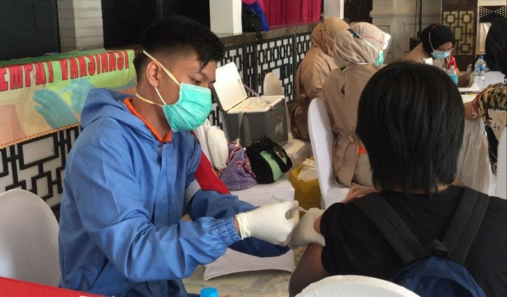 Suntikan Dosis Ketiga Timbulkan Efek Samping