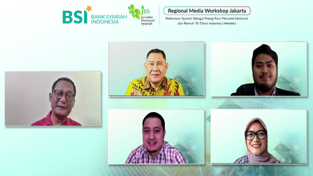 (Dua dari kiri ke kanan) Wakil Direktur Utama 2 BSI Abdullah Firman Wibowo, Chief Economist BSI Banjaran Surya Indrastomo, CEO Ammana Fintek Syariah Lutfi Adhiansyah, dan VP of Public Policy & Goverment Relation Tokopedia Salam Astri Wahyuni, dalam Media