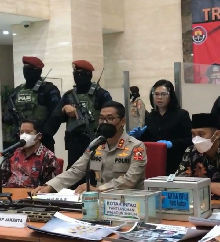 Penangkapan 53 Teroris Menyusul Rencana Teror pada HUT ke-76 RI