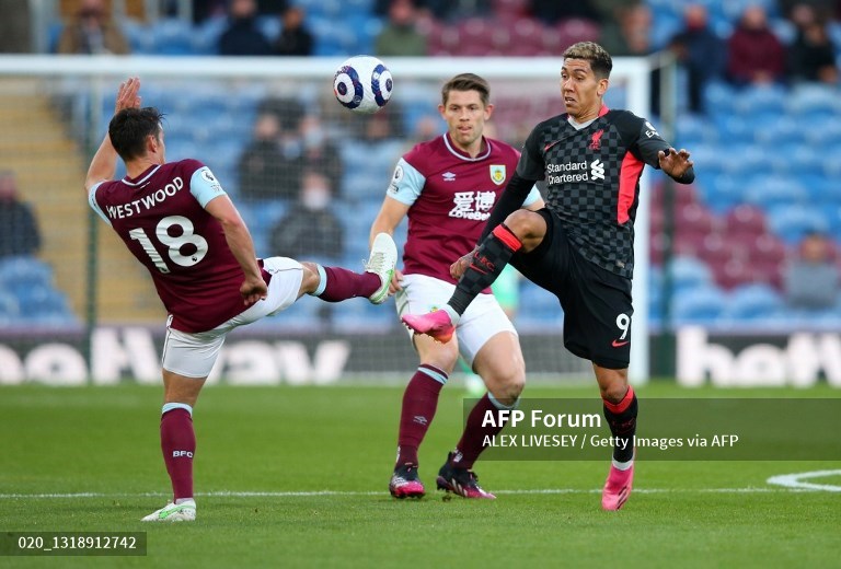 Suasana pertandingan Liverpool vs Burnley (AFP/Alex Livesey)