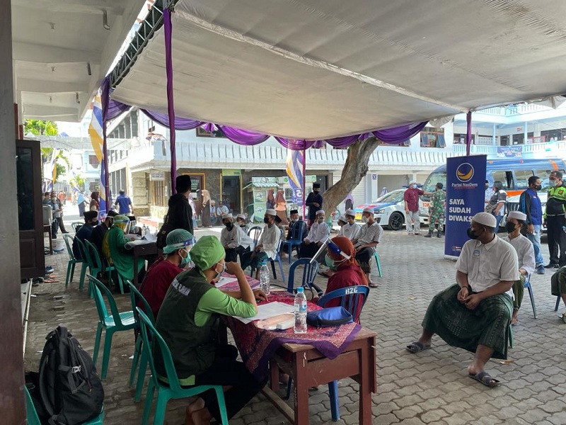  DPW NasDem Jatim gelar vaksinasi di Pondok Pesantren di 10 kabupaten di Jatim. (Dok: Humas NasDem Jatim)
