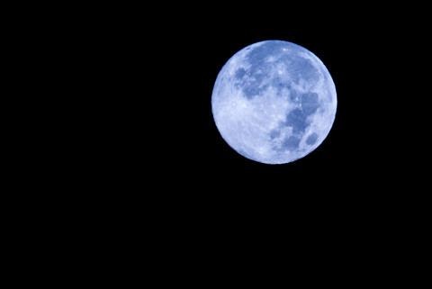 Malam Ini, Fenomena Blue Moon Bisa Disaksikan di Langit Indonesia