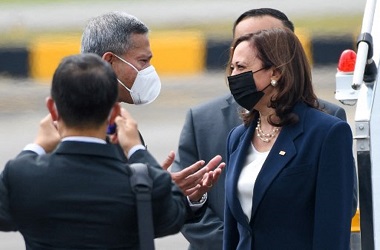 Mendarat di Singapura, Wapres AS Kamala Harris Memulai Tur Asia Tenggara