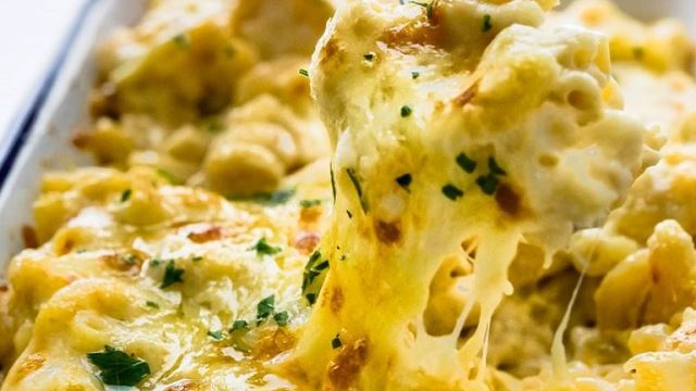 Ini aneka keju yang cocok untuk membuat mac and cheese. (Foto: Dok. Endeus TV)